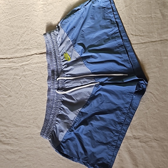 Nike heritage shorts standard fit size XXlarge - Picture 2 of 13
